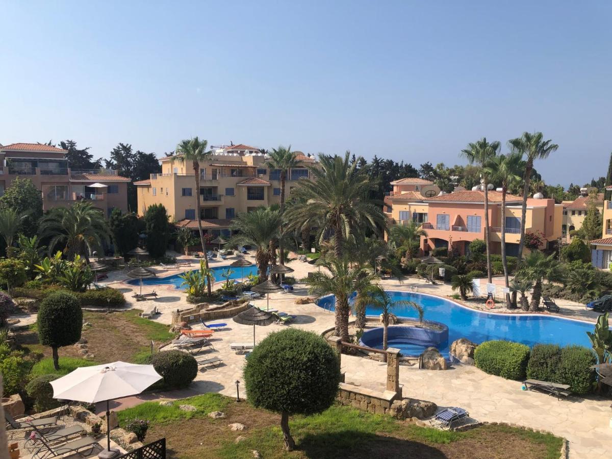 Limnaria Gardens - 1 Bedroom, Sunny Apartment With Stunning Pool Views Paphos Esterno foto