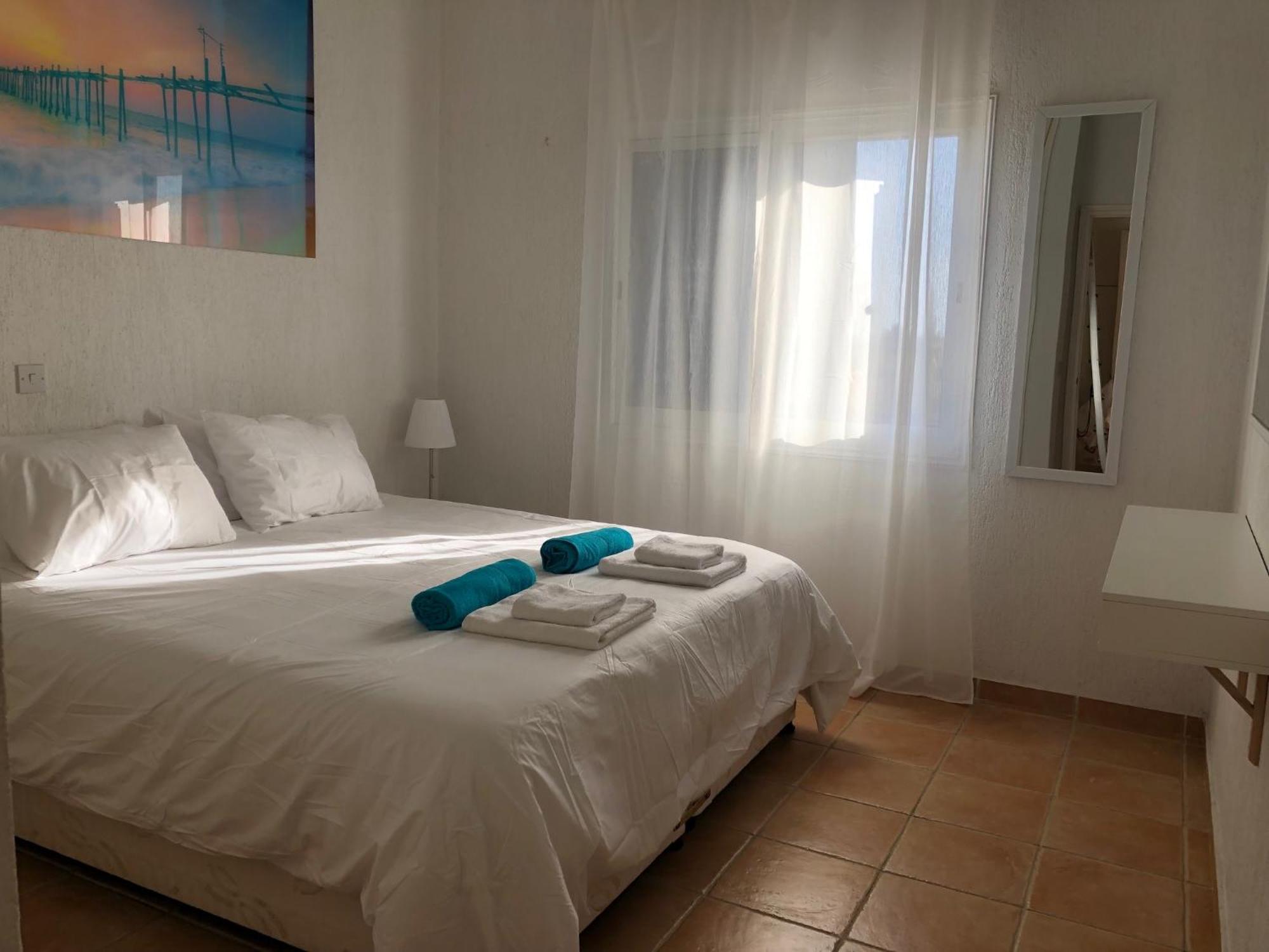 Limnaria Gardens - 1 Bedroom, Sunny Apartment With Stunning Pool Views Paphos Esterno foto