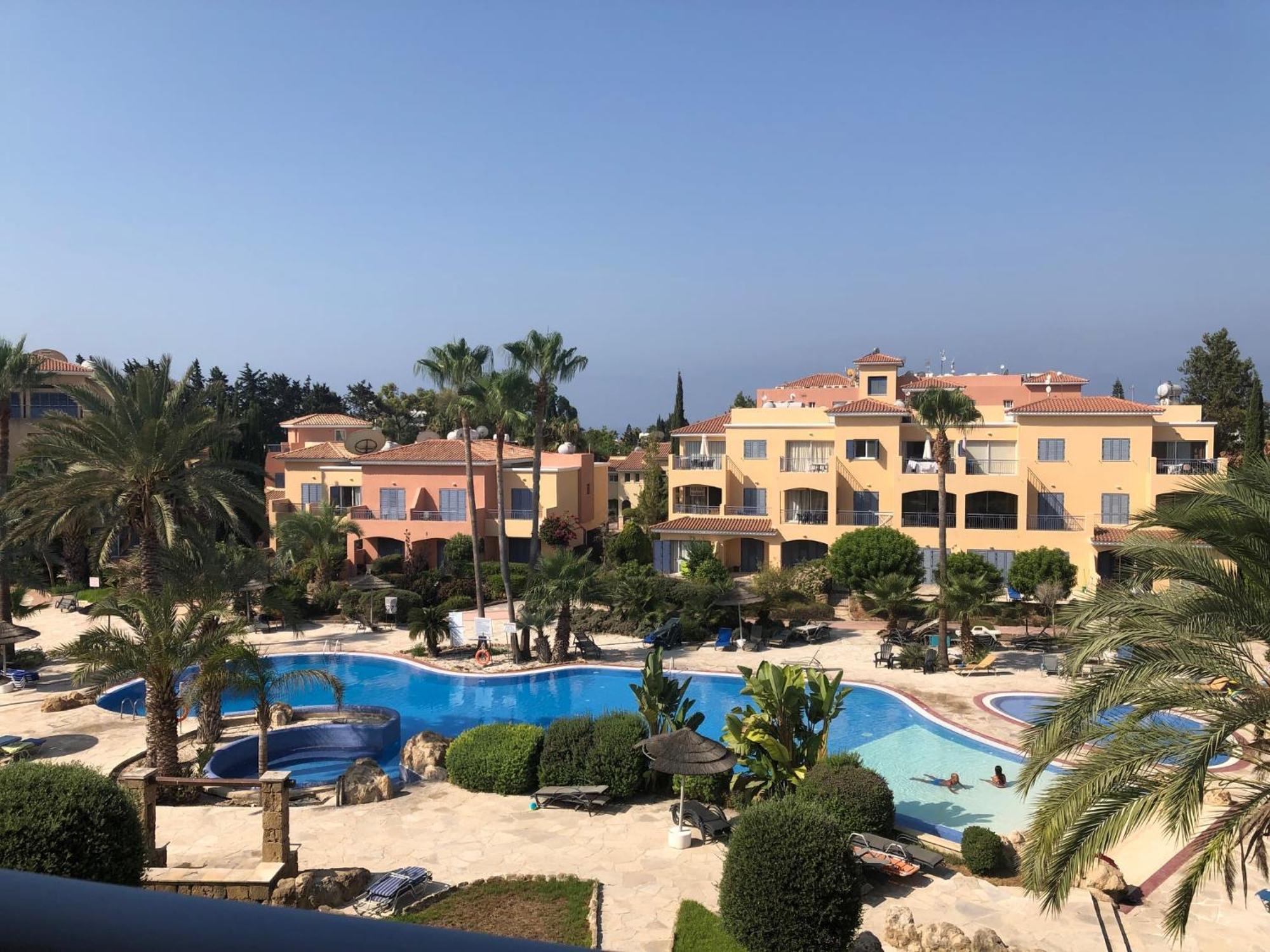 Limnaria Gardens - 1 Bedroom, Sunny Apartment With Stunning Pool Views Paphos Esterno foto